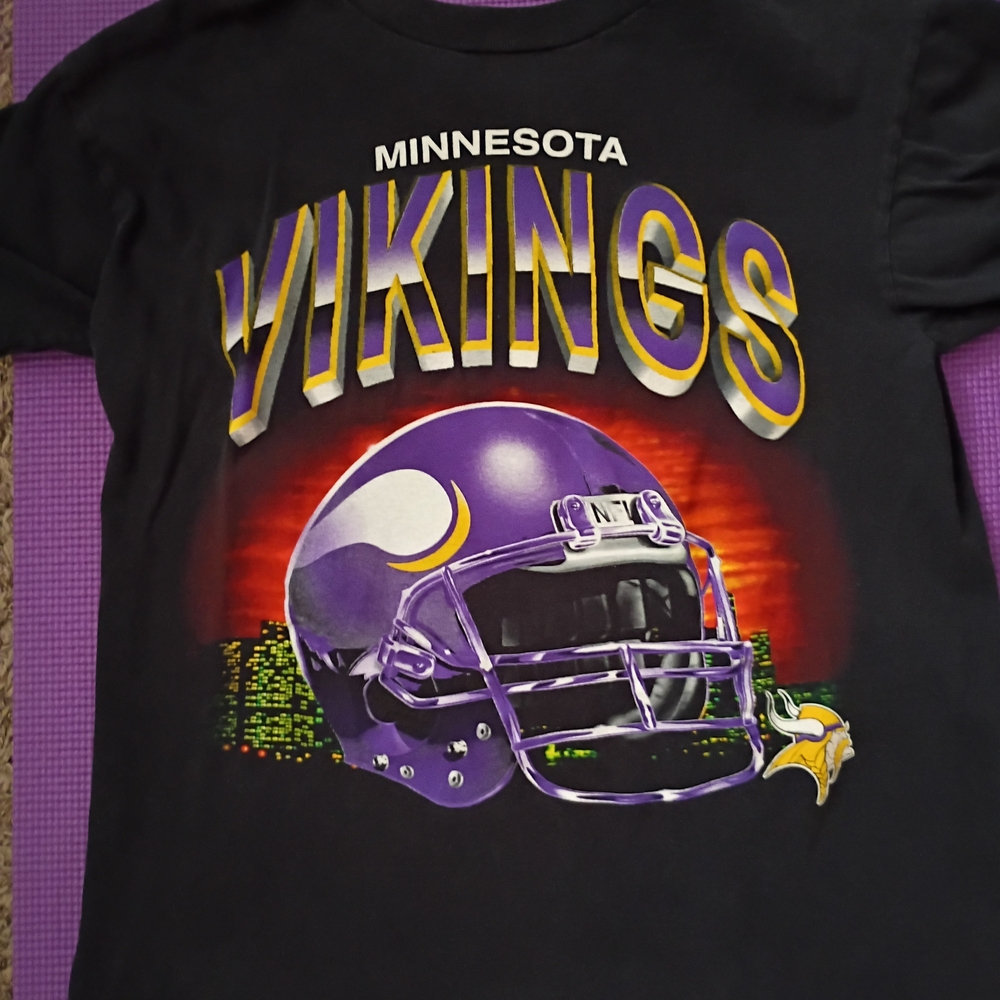 Minnesota Vikings Black Graphic Tee